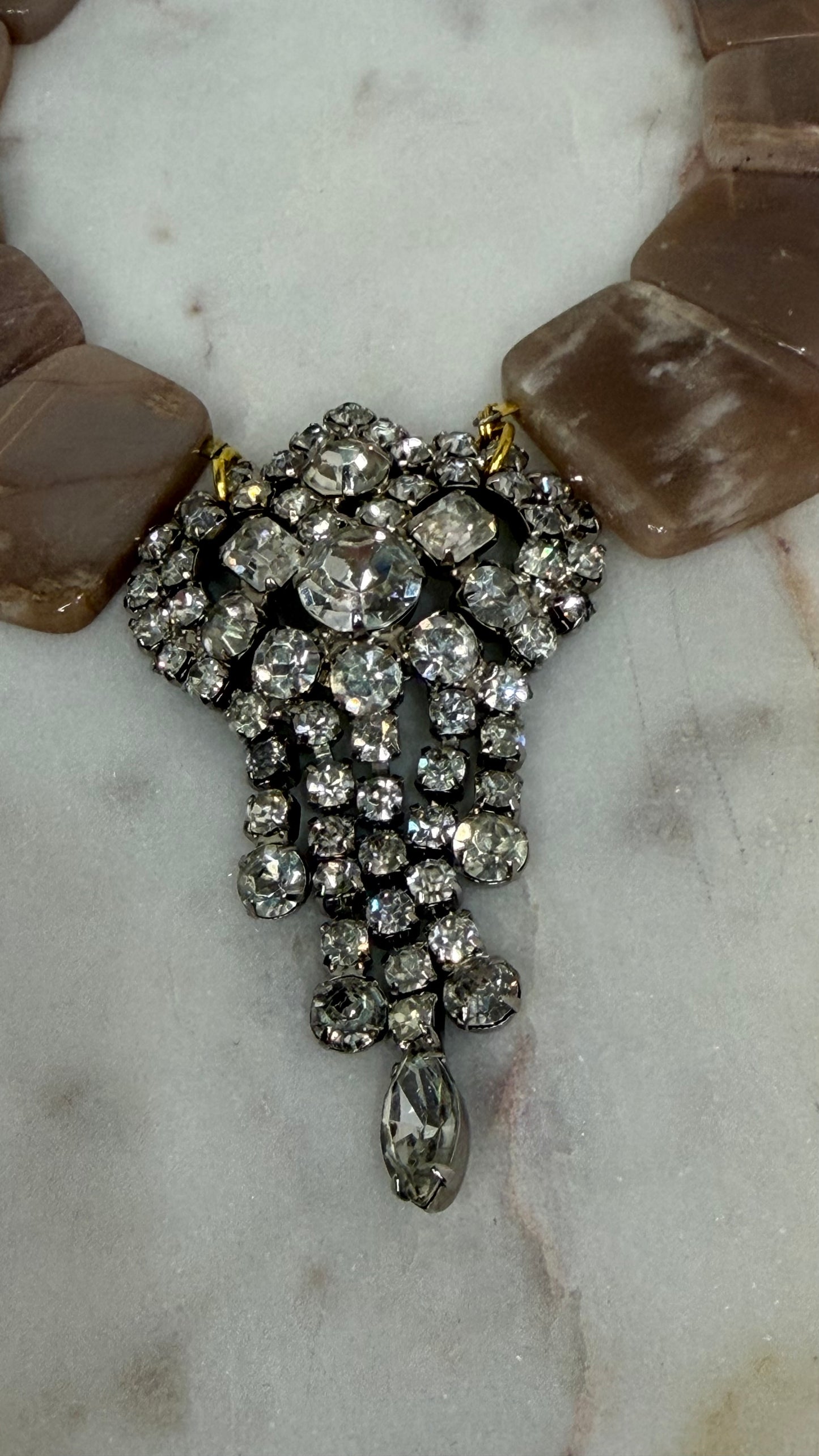 Made moon stone necklace