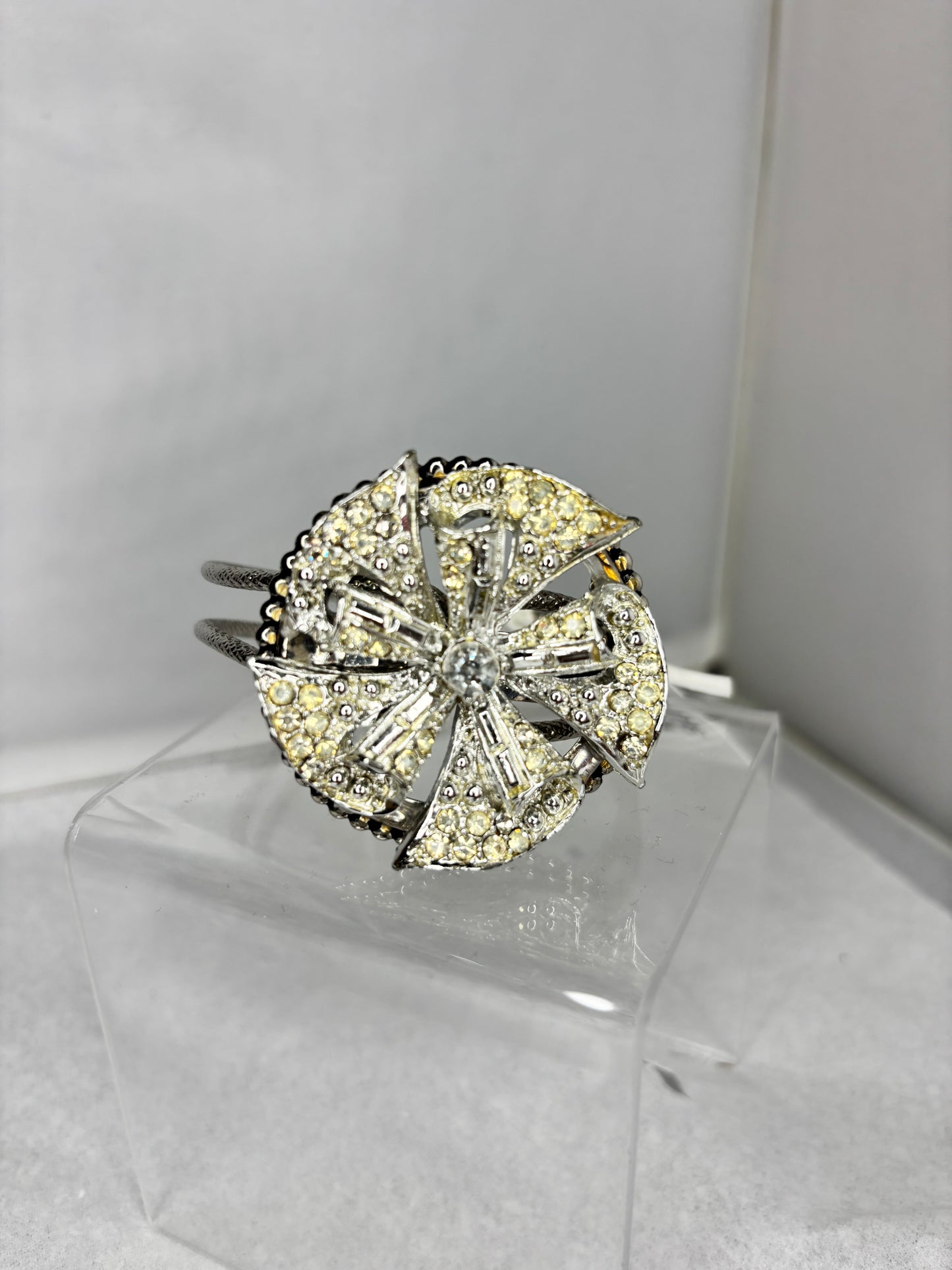 MADE- Hinged Bracelet