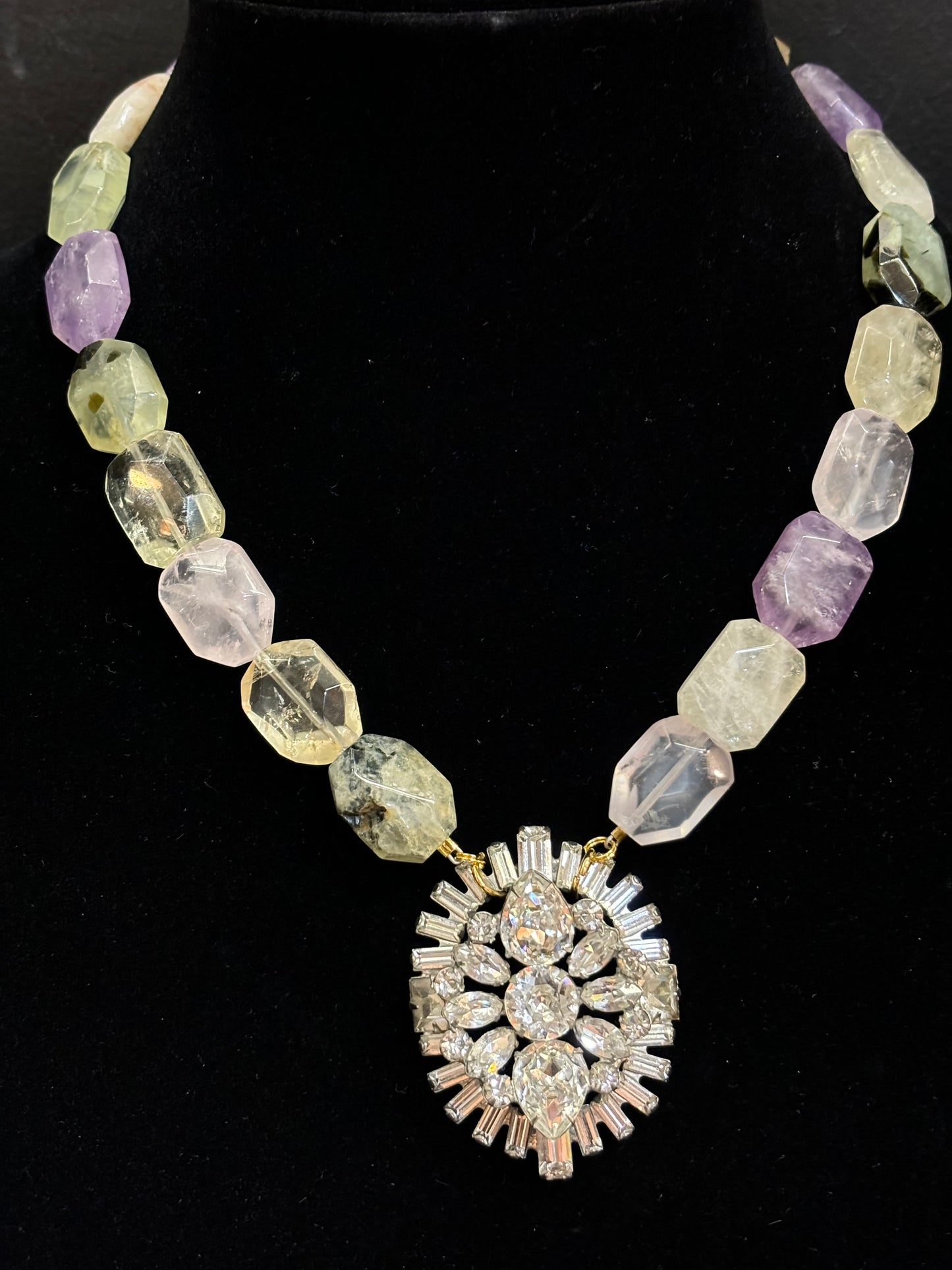 MADE-Stone Necklace with Brooch