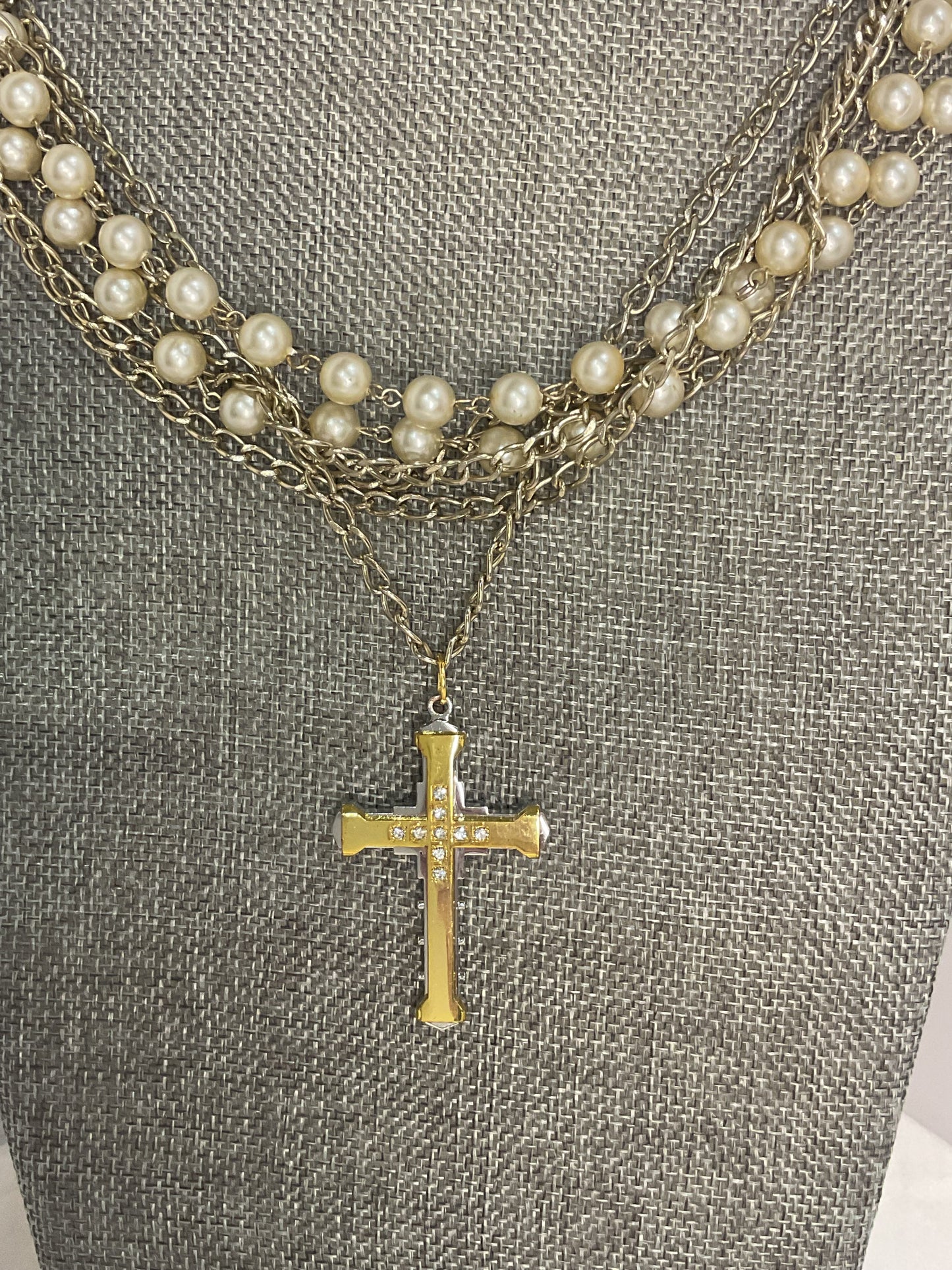 Made Pearl cross necklace