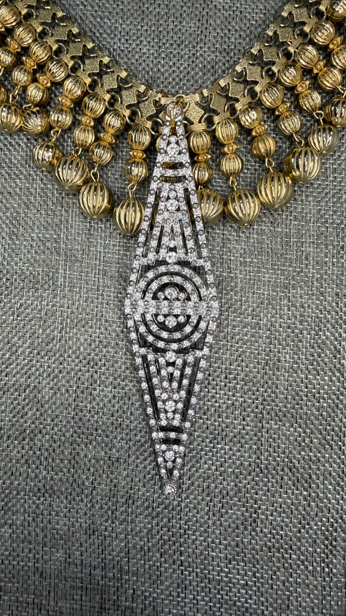 Made 1970s collar necklace