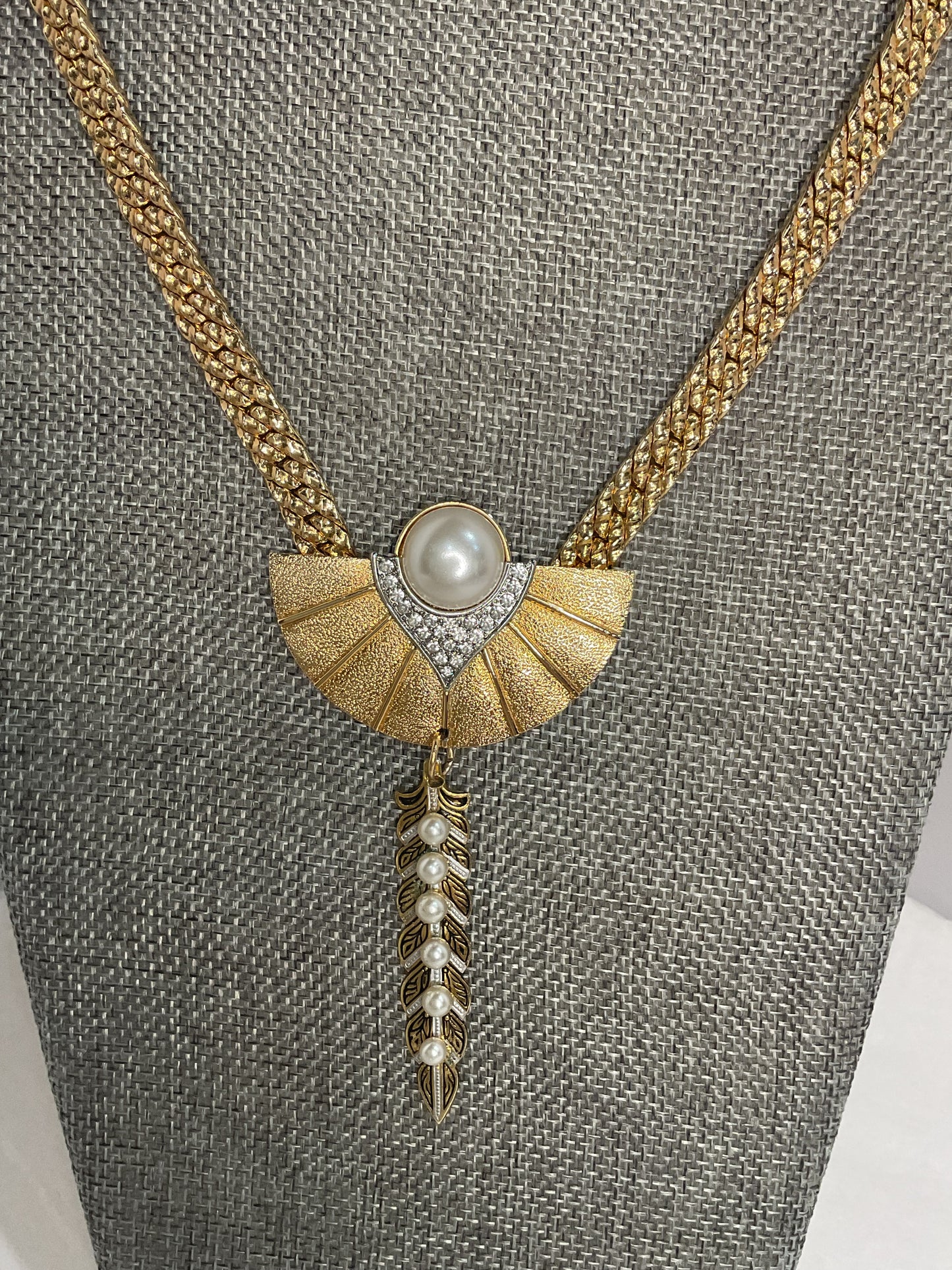 Made 1970s necklace
