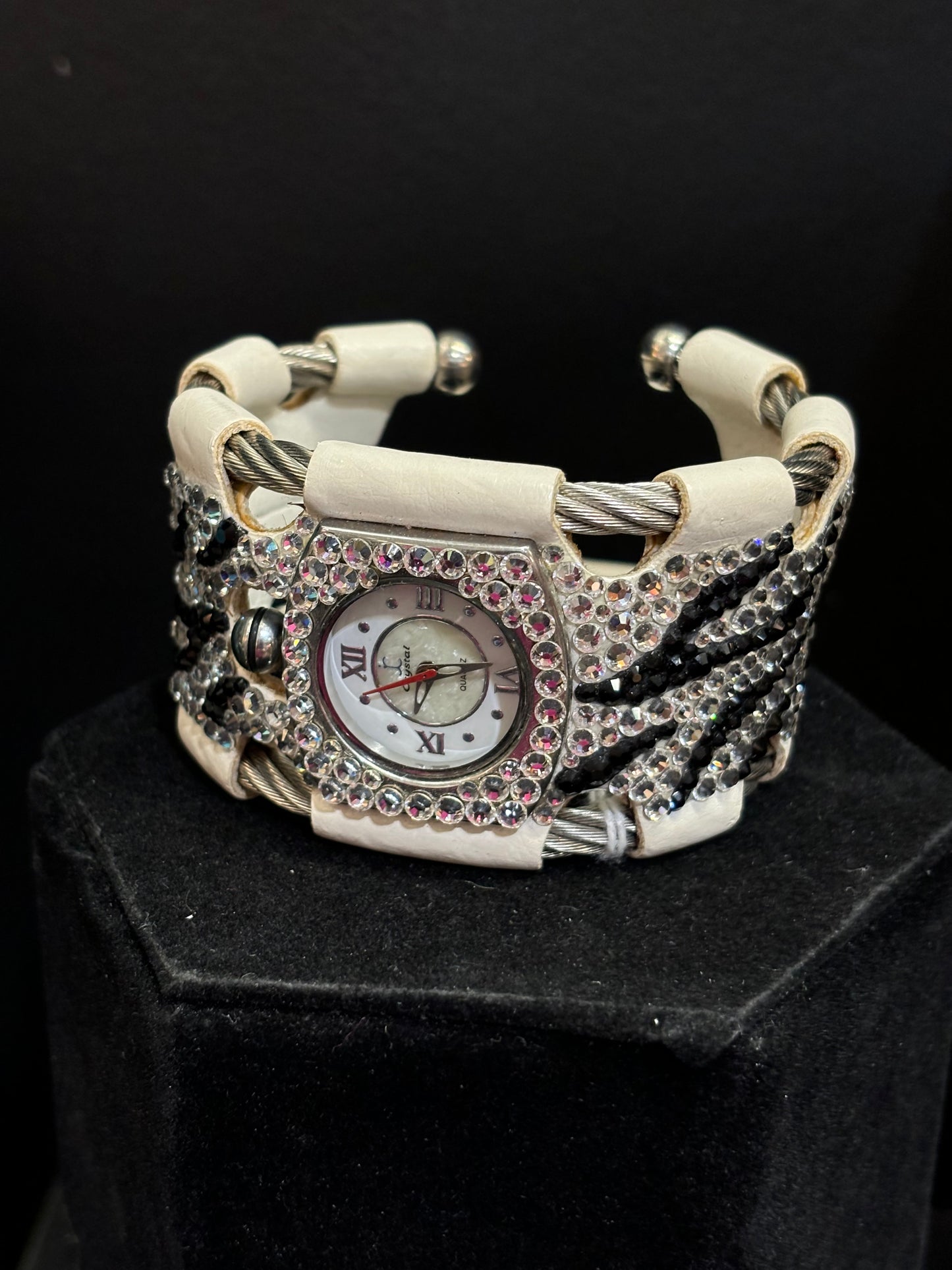 JIMMY CRYSTAL - Zebra Cuff Watch