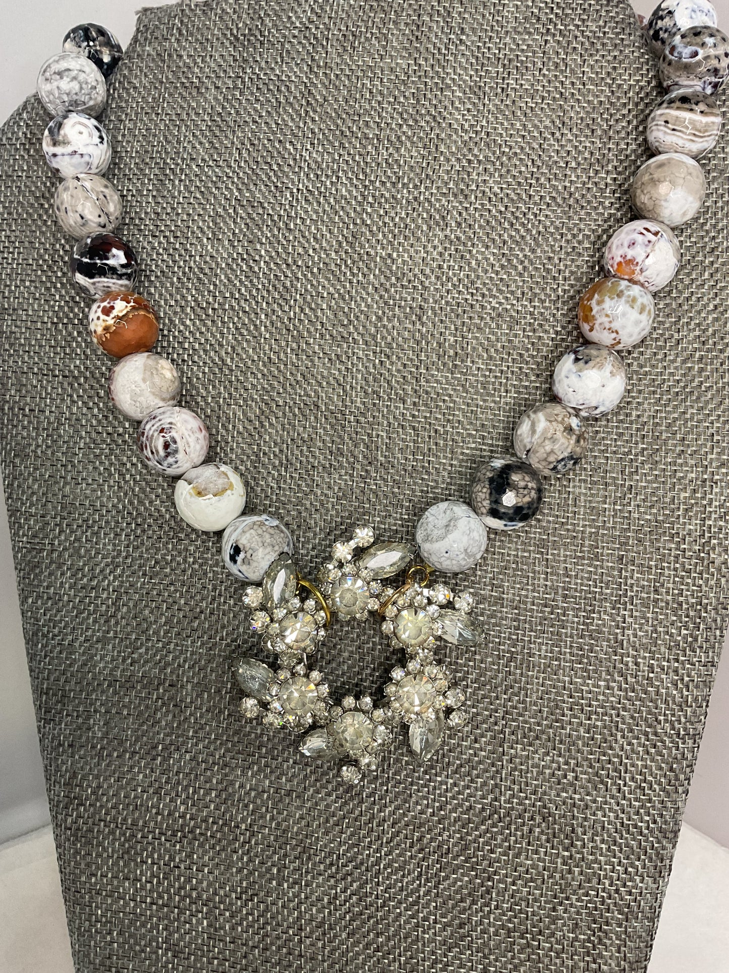 Made 1940s brooch necklace