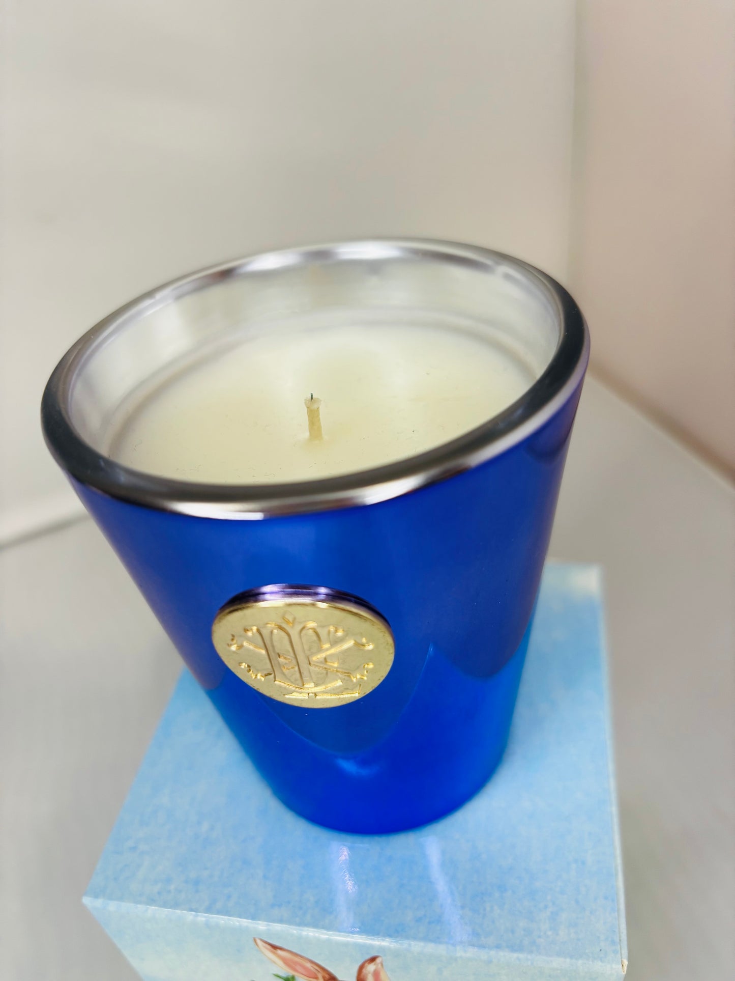 Lux candle