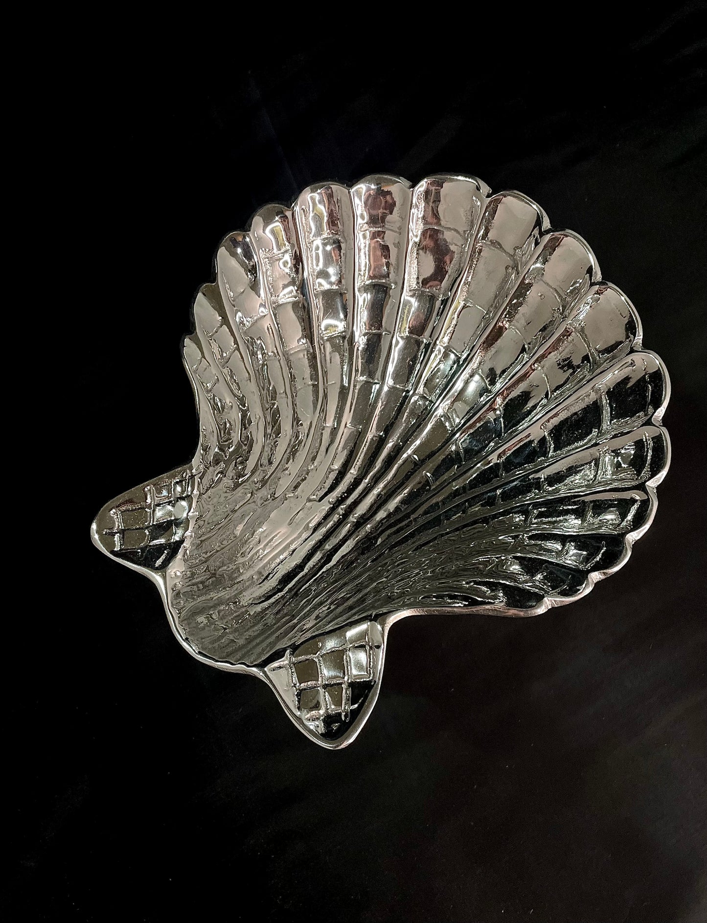 Pedestal Shell Bowl
