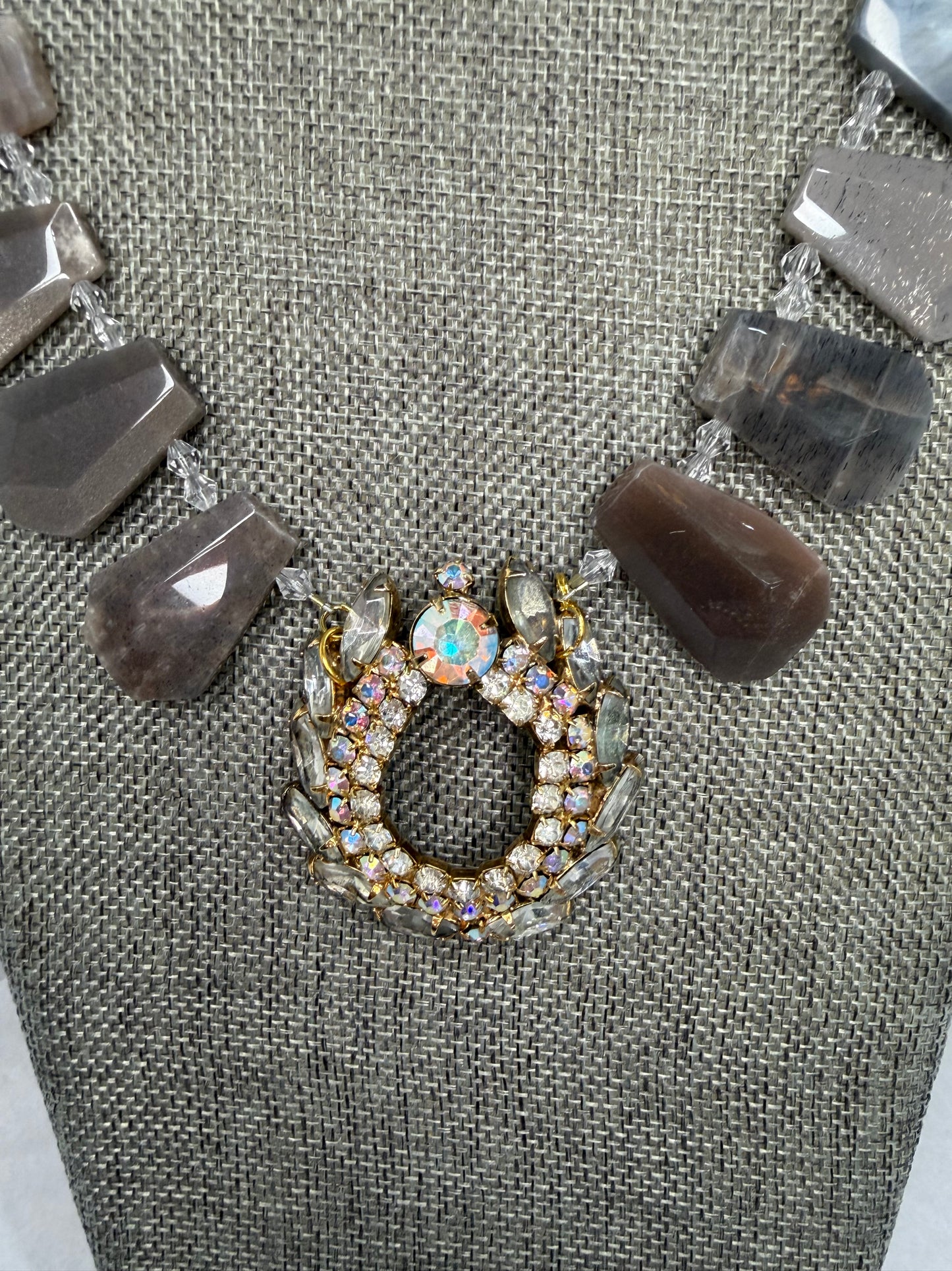 Made minestone necklace