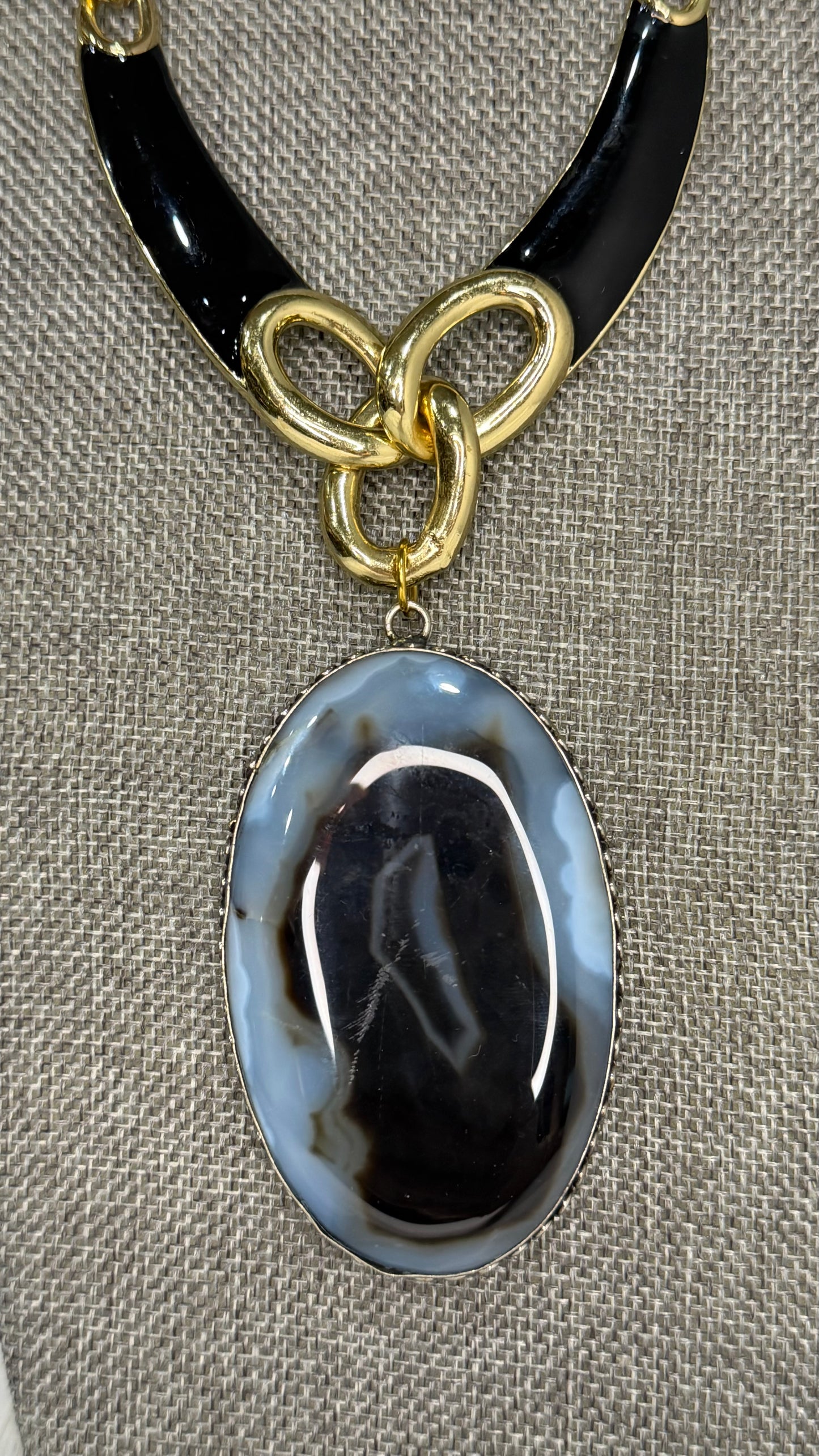 Made- Agate pendant necklace