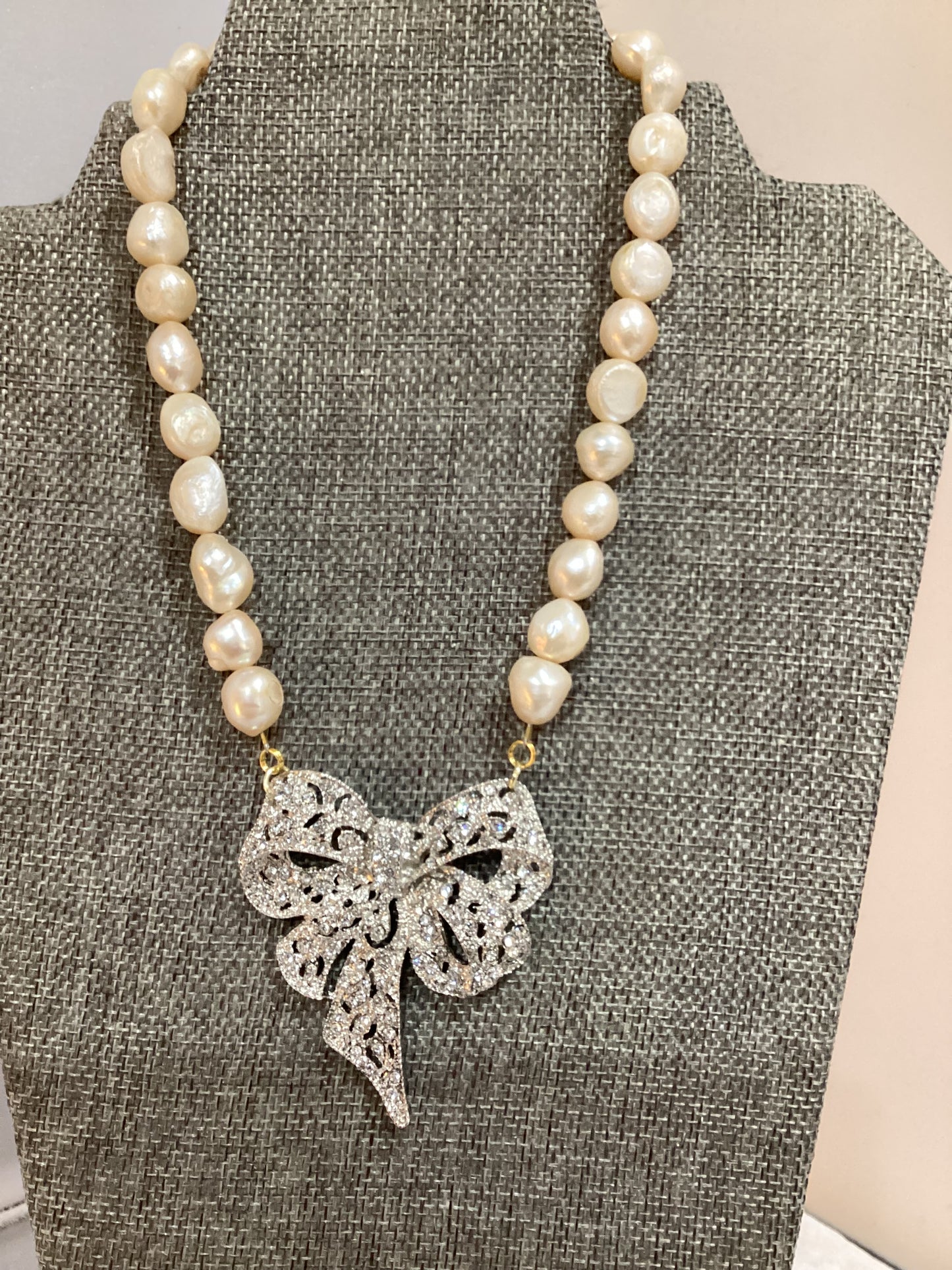 MADE- Bow & Baroque Pearl Necklace