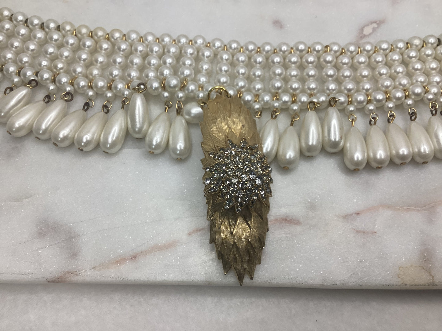 Made pearl collar