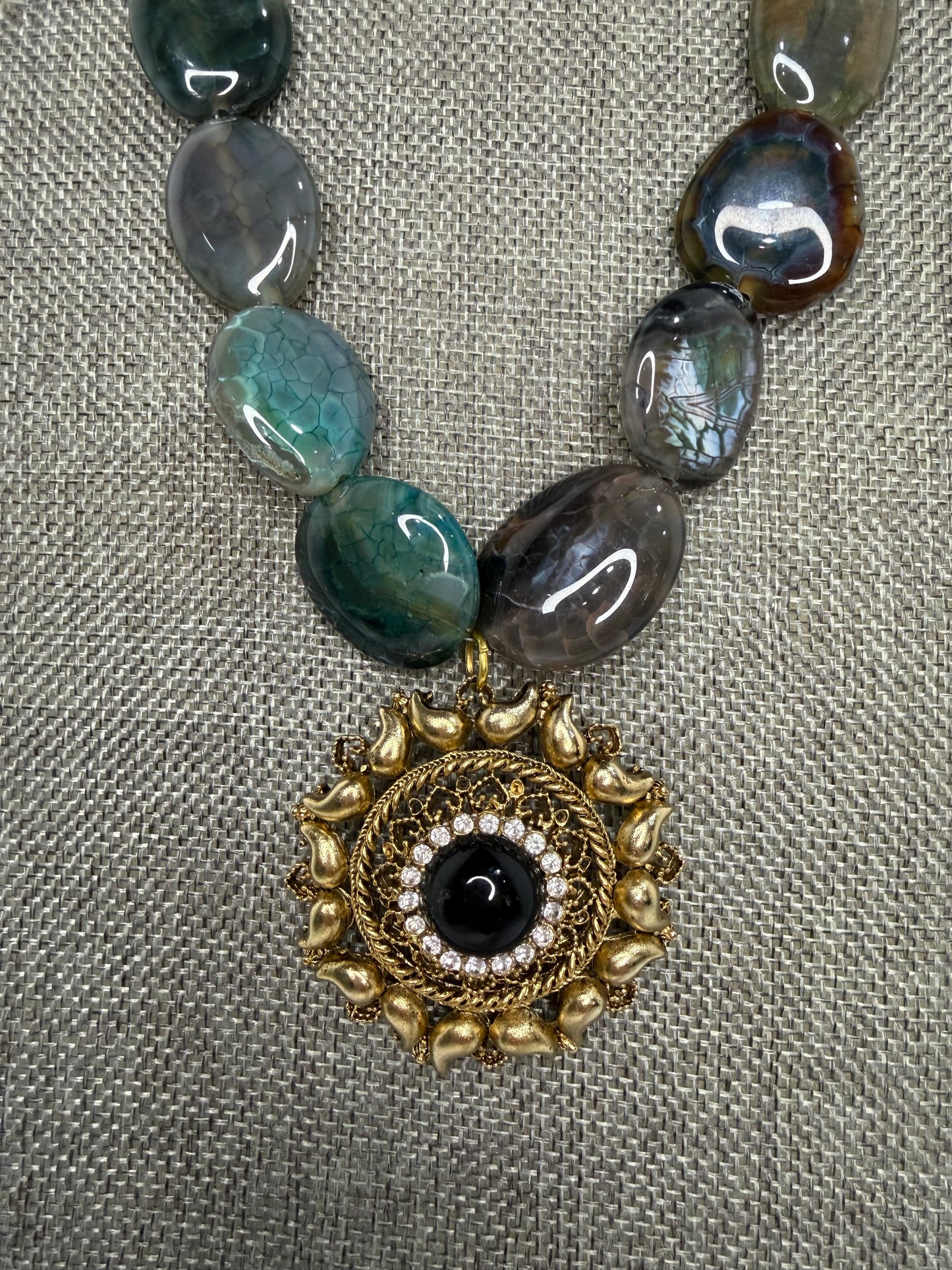 Made 1950s brooch necklace