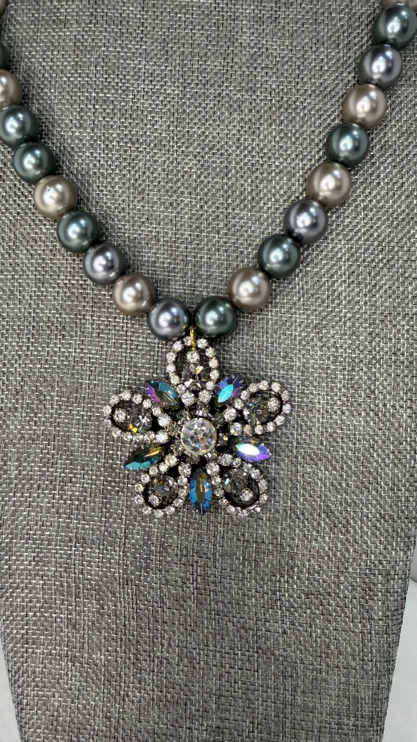 Made- 1950s brooch/cultured pearls