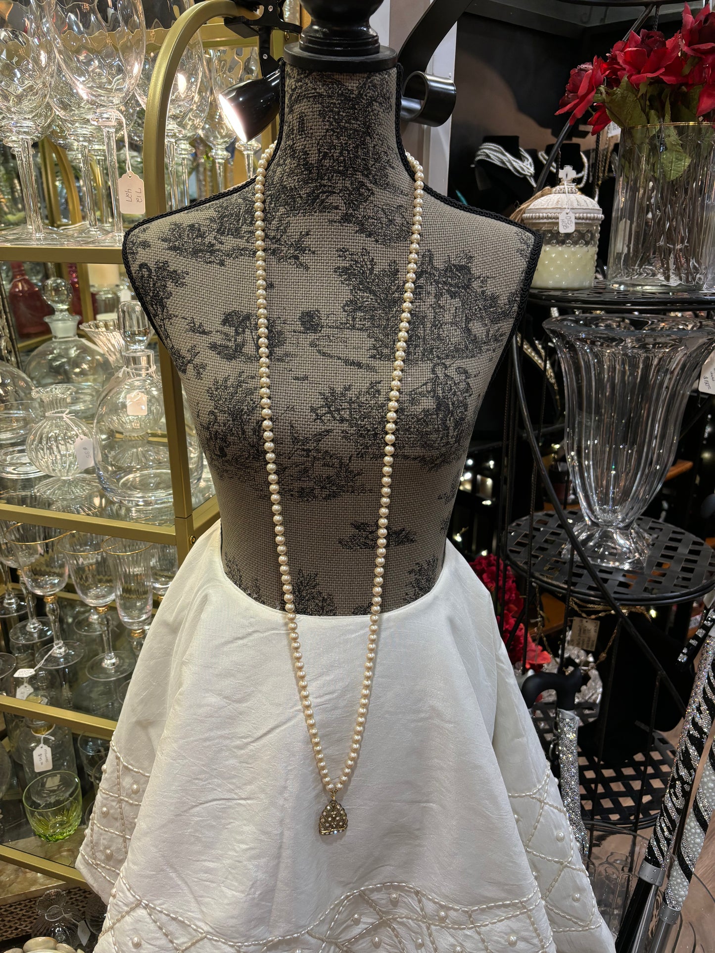 MADE - Pearl Necklace with Crystal Brooch