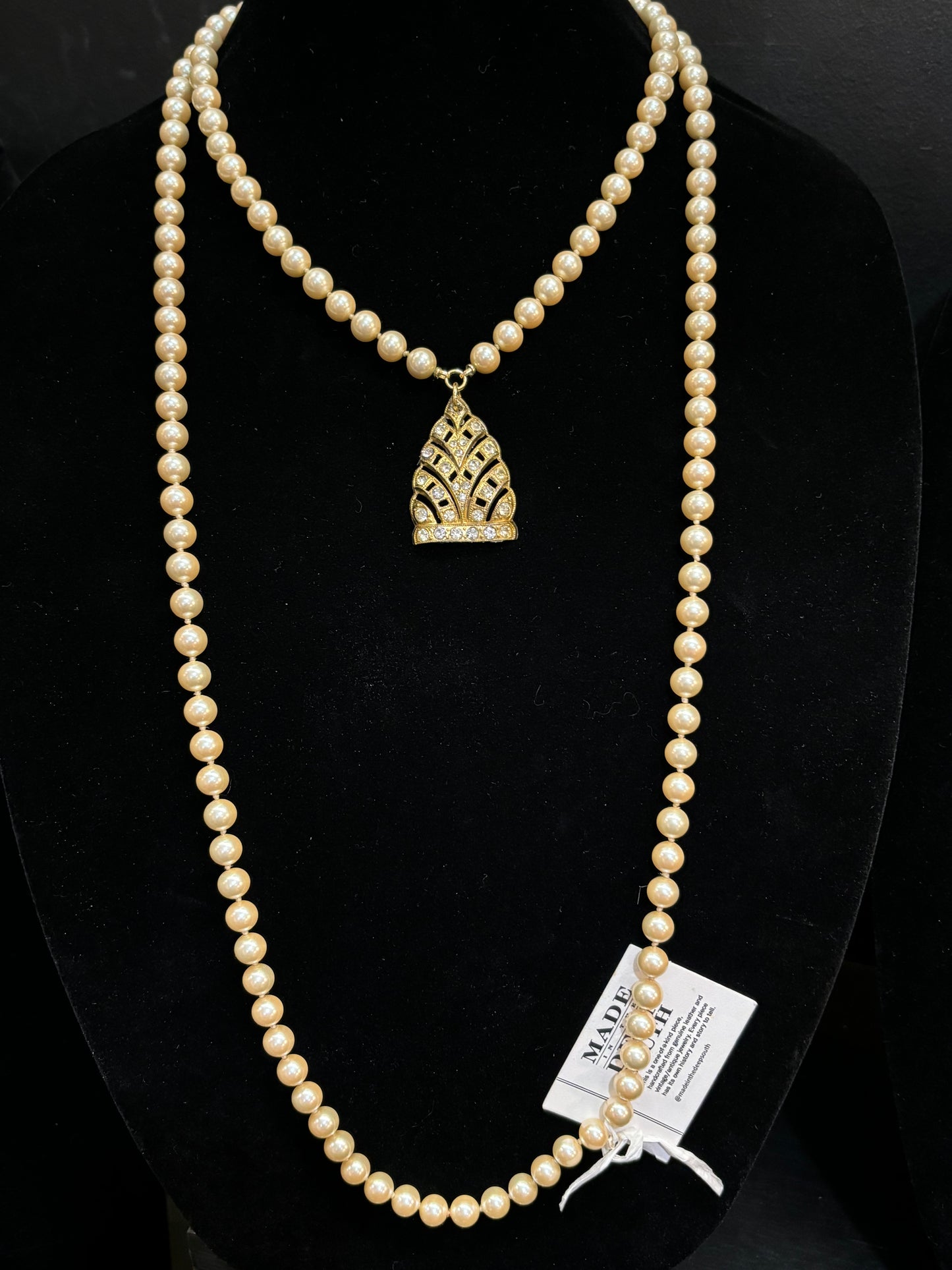MADE - Pearl Necklace with Crystal Brooch