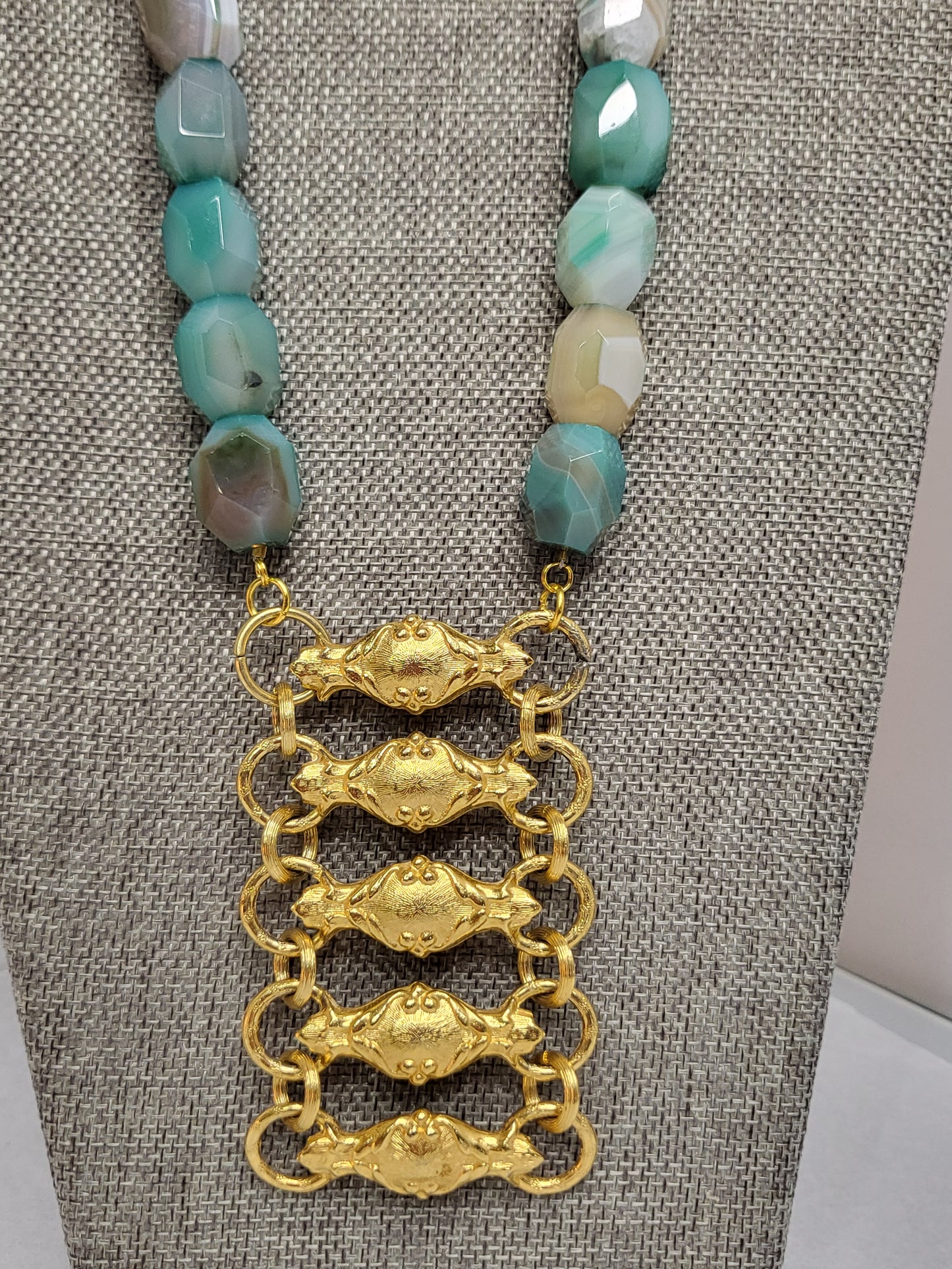 MADE- Beautiful Agate Necklace