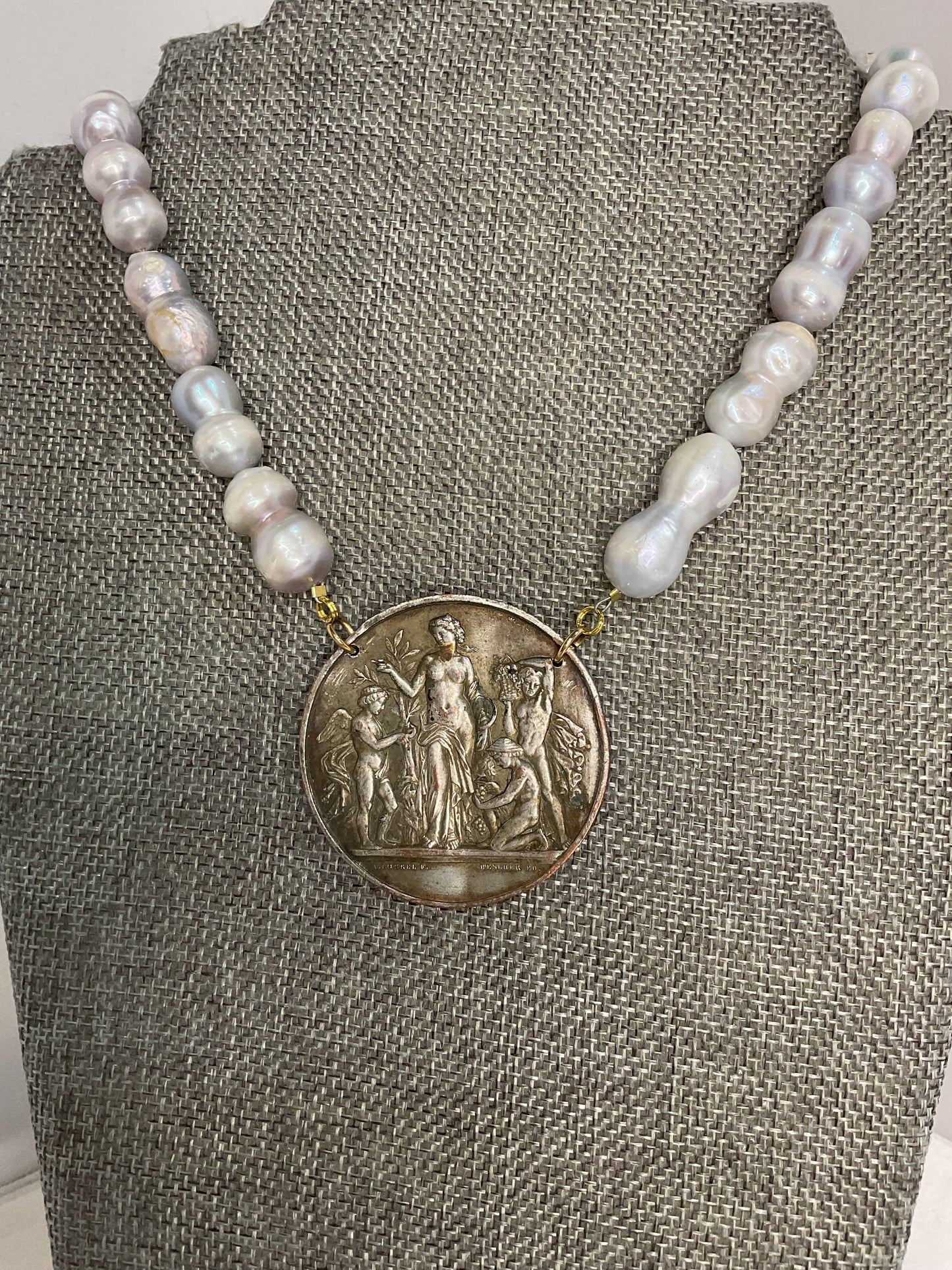 Made French necklace
