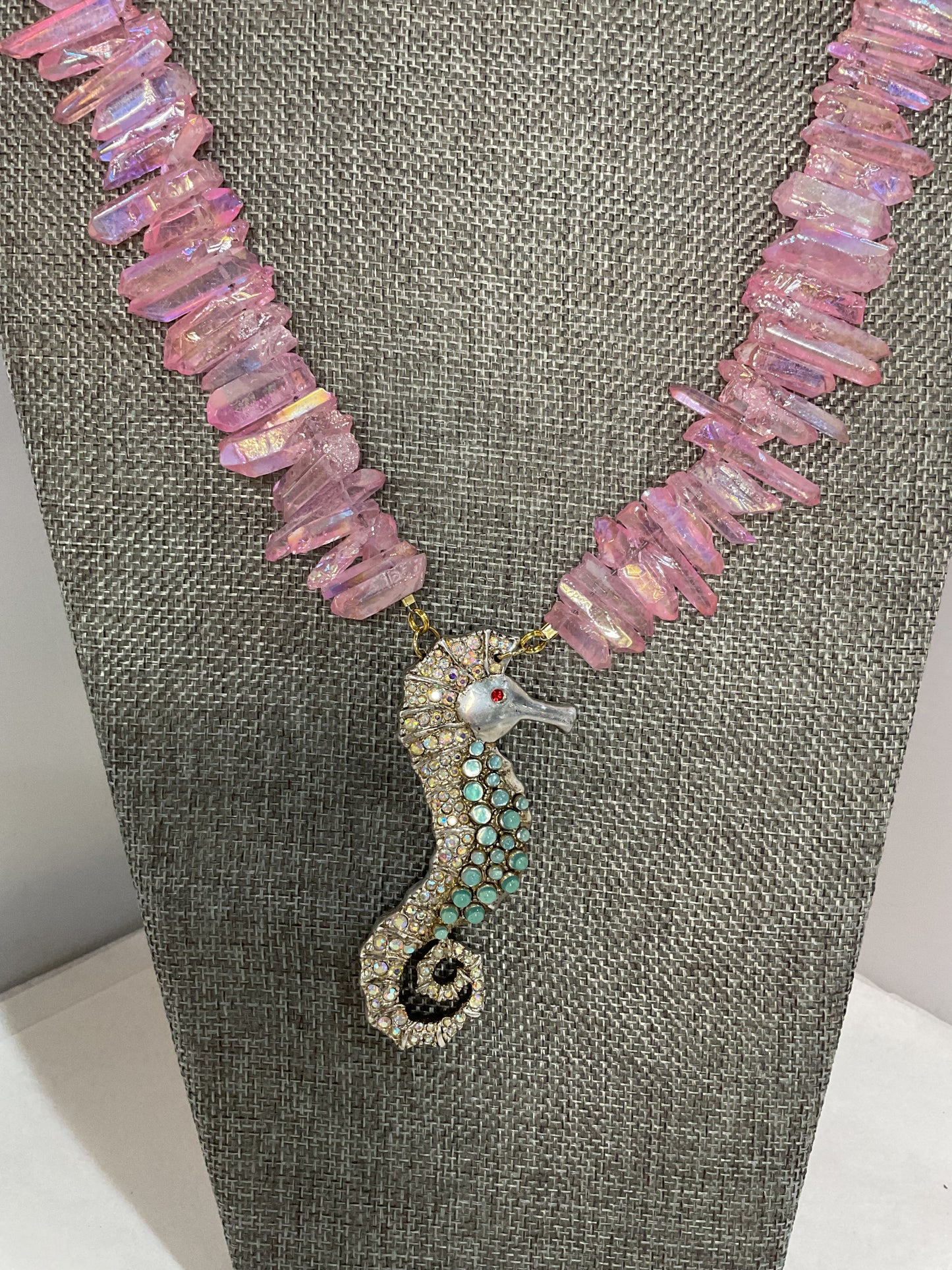 Made pink quartz necklace