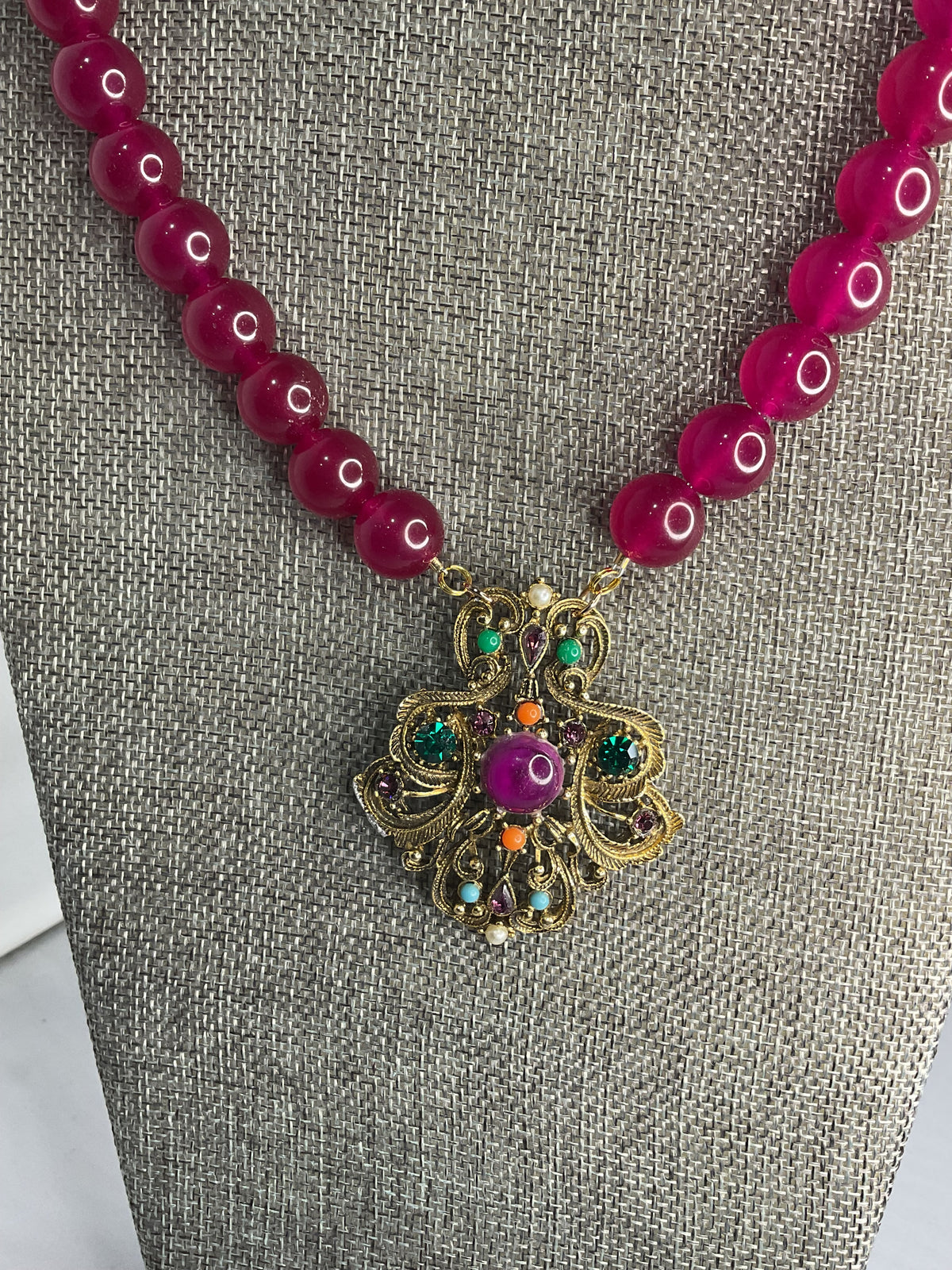 Made 1950s brooch necklace