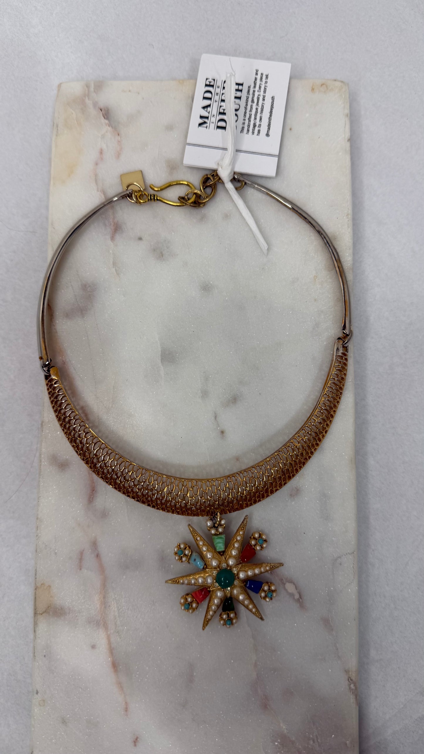 Made 1950s brooch choker
