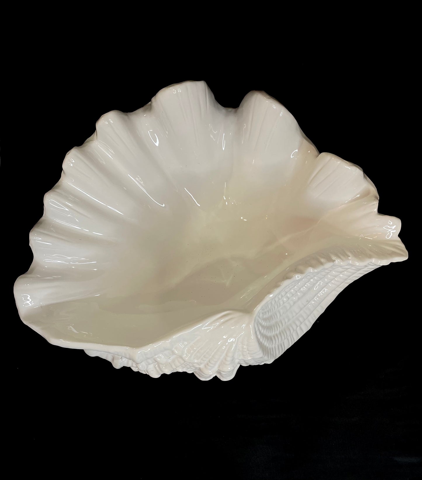 Large Clamshell Bowl - local pick up only