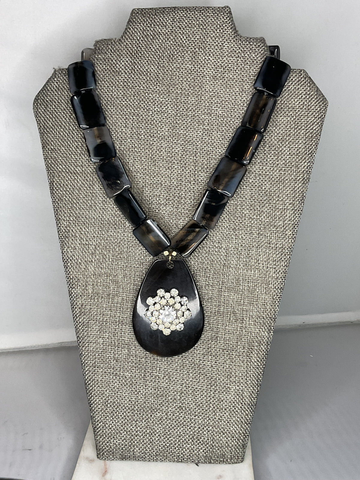 Made horn pendant necklace