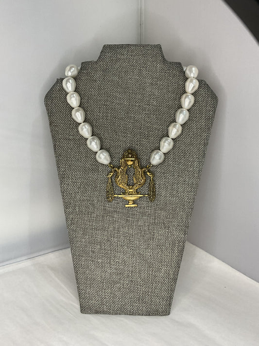 Made 1800s pearl necklace