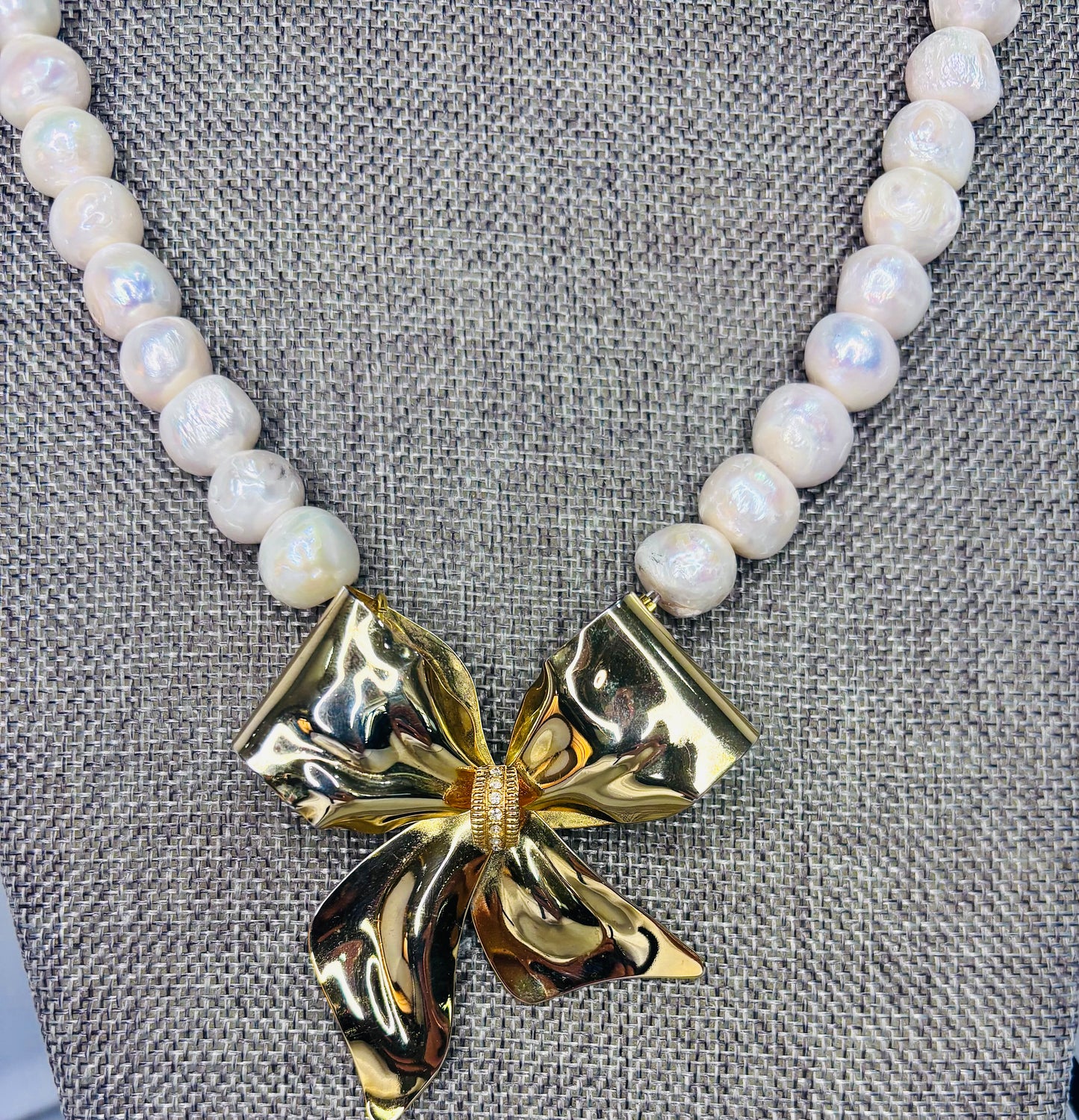 MADE- Baroque Pearl Bow Necklace