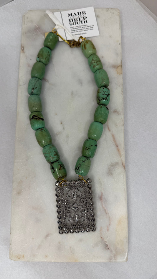 Made shoe clip green necklace