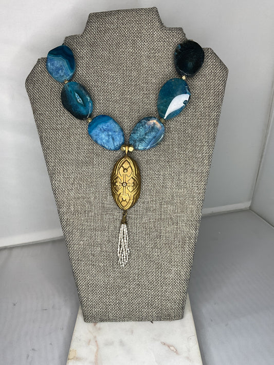 Made 1960s blue agate necklace