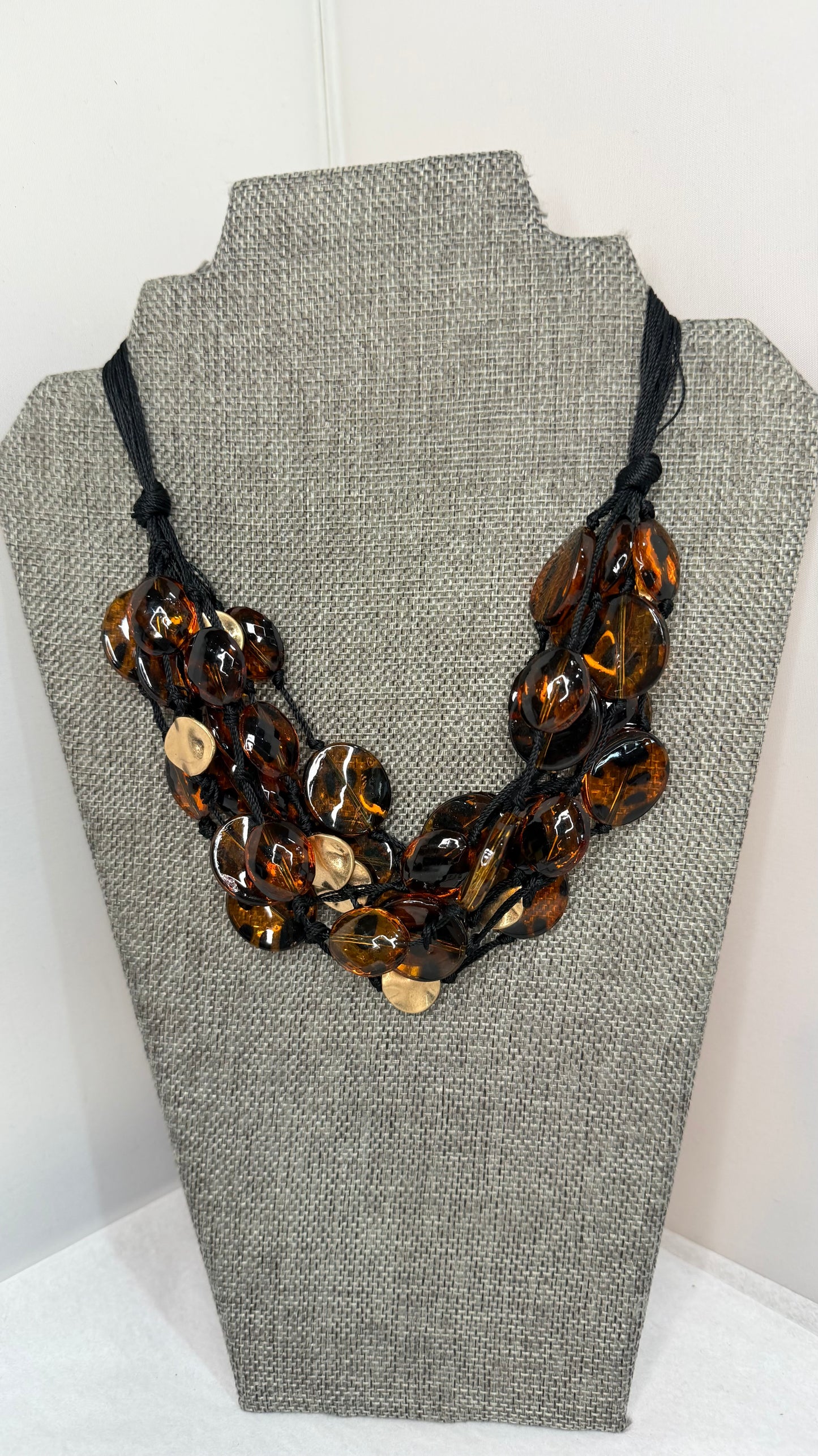 Chunky tortoise shell necklace ￼