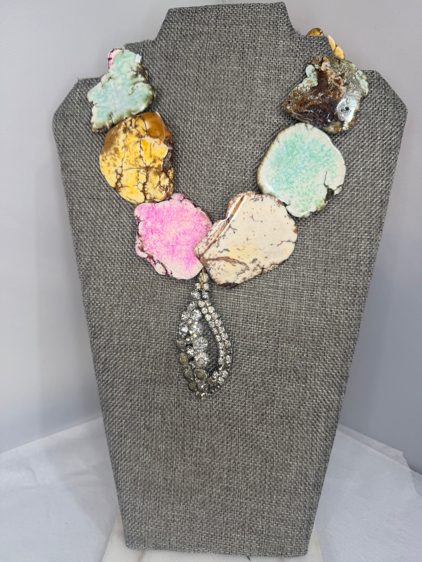 Made 1940s howlite necklace