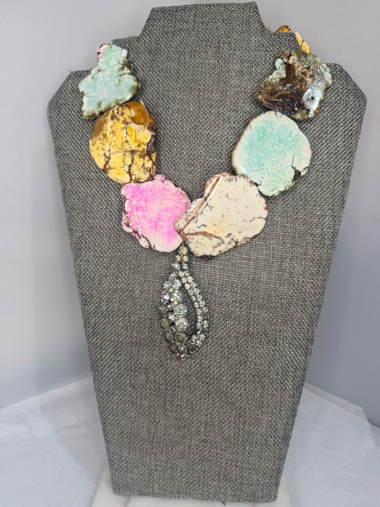 Made 1940s howlite necklace