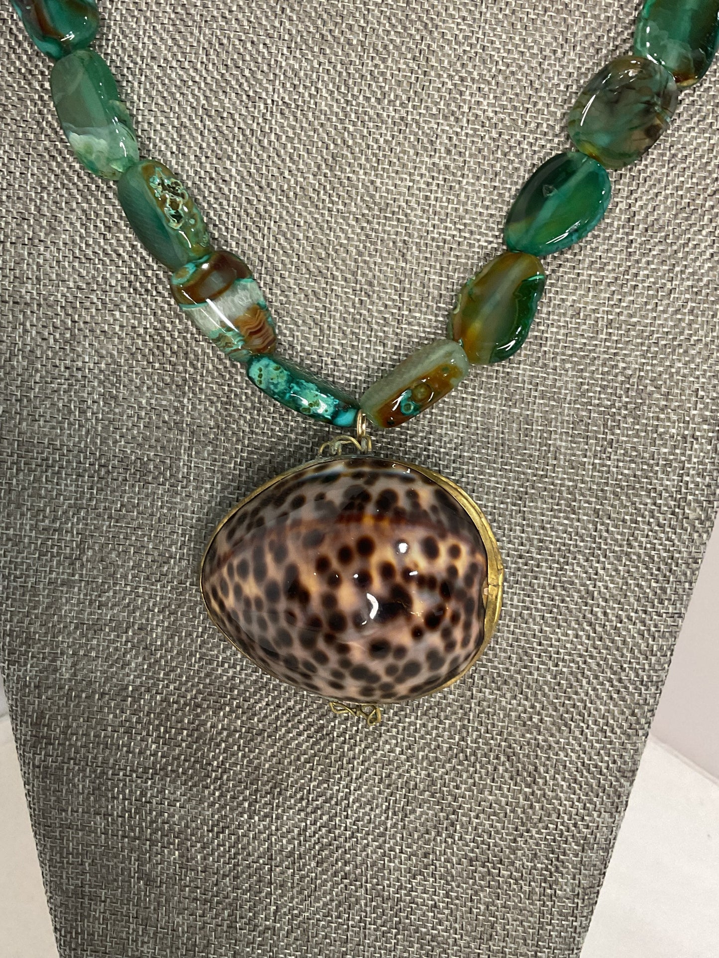 Made Shell box necklace