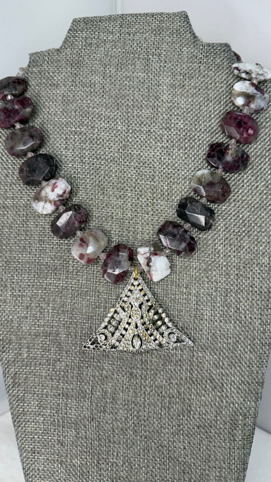 MADE- 1930s fur clip necklace