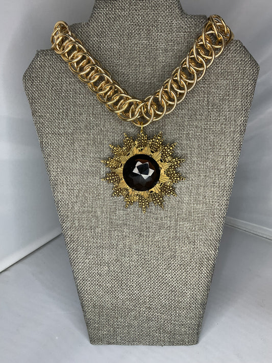 Made bendiket necklace