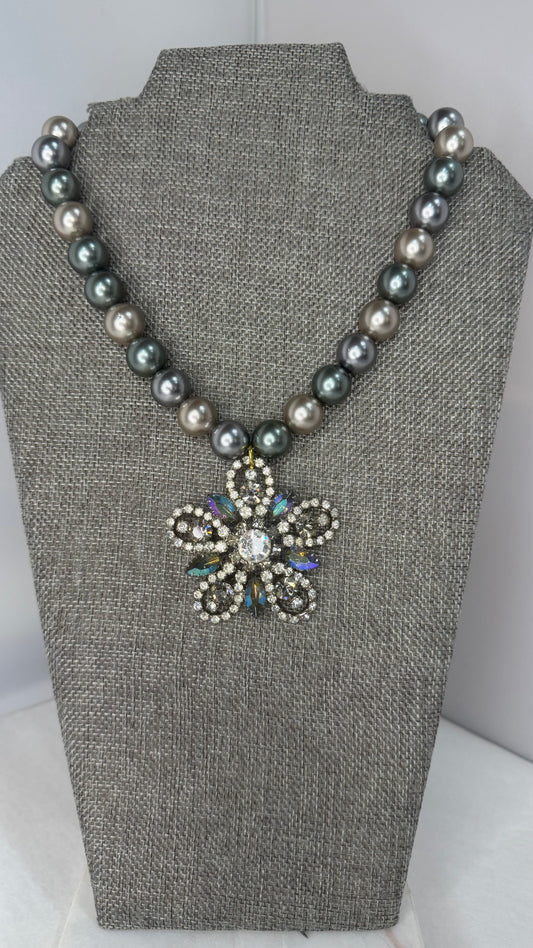 Made- 1950s brooch/cultured pearls