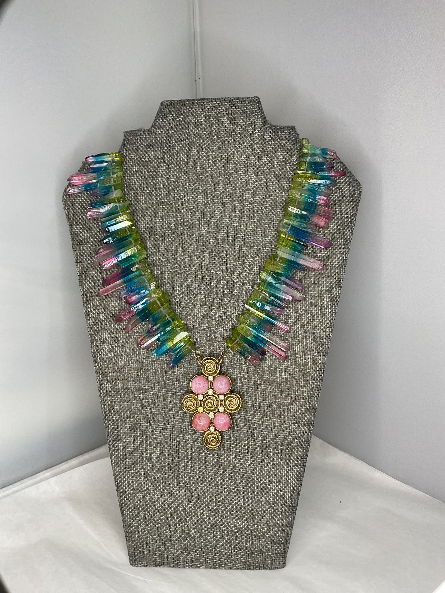 Made quartz necklace