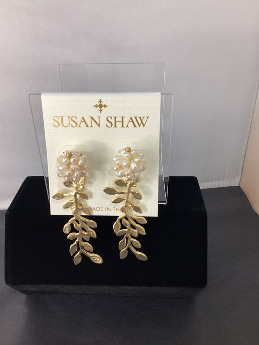 Susan Shaw- Pearl Cluster Vine Earring