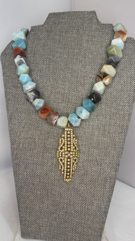 Made- 1940s brooch with Amazonite beads necklace