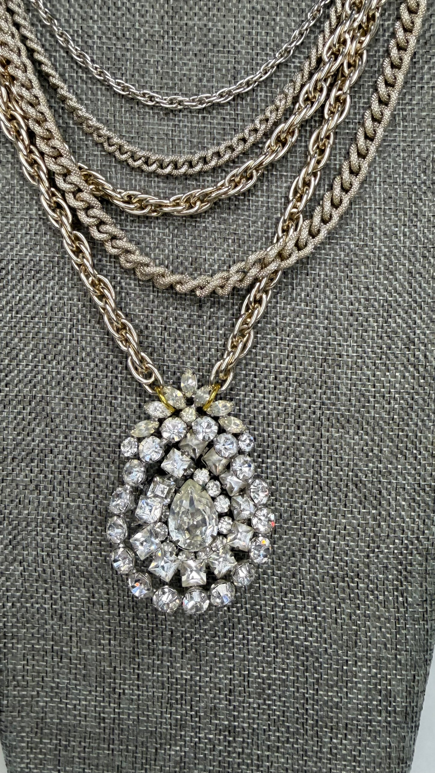 Made- 1940s Weiss necklace