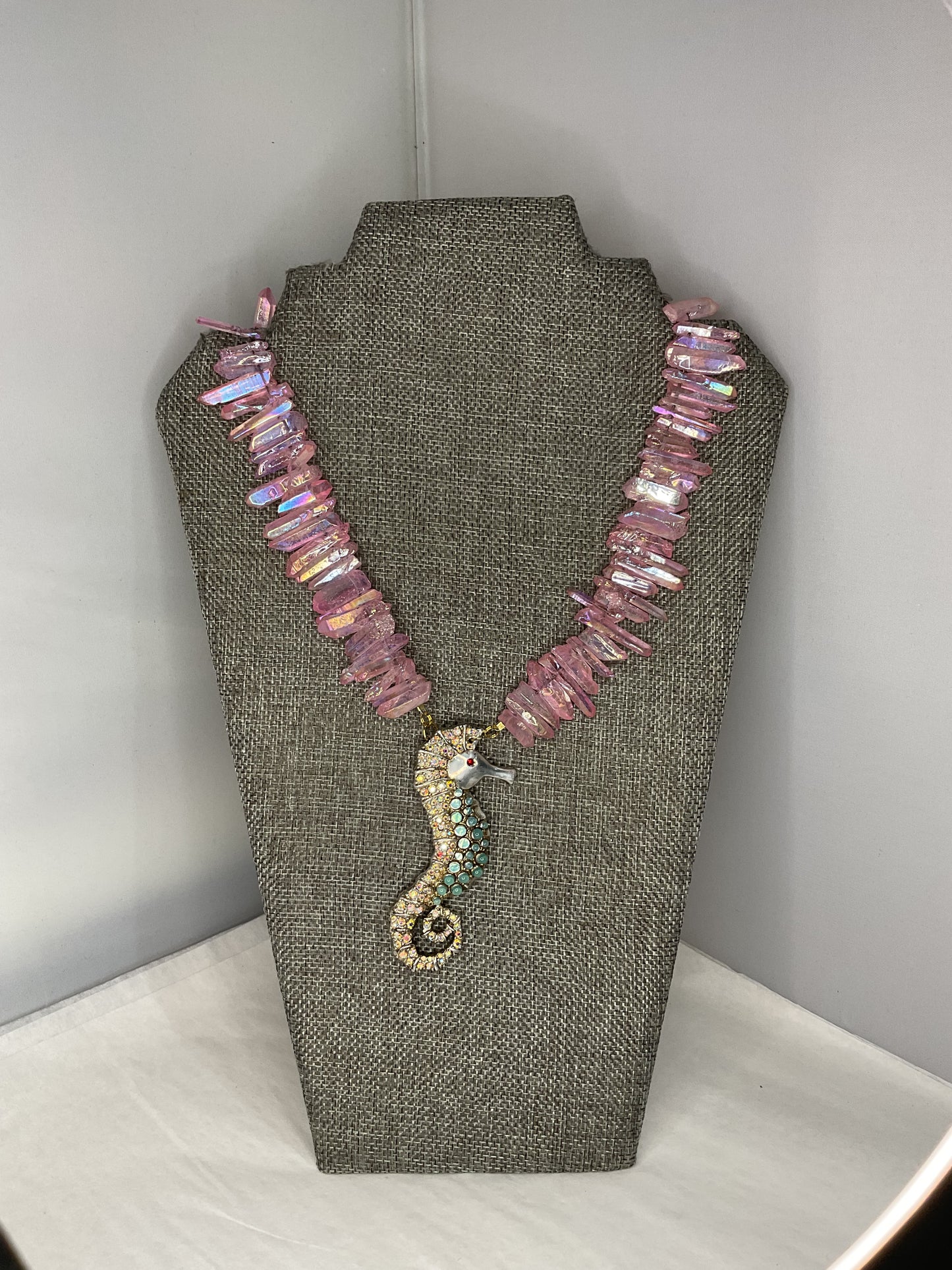 Made pink quartz necklace