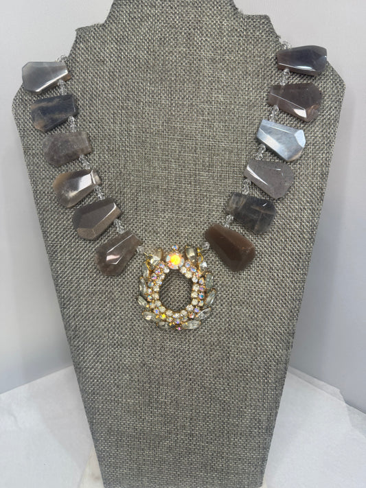 Made minestone necklace