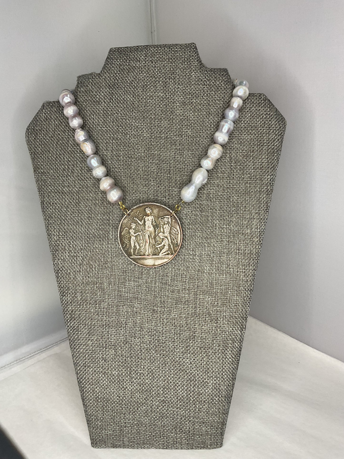 Made French necklace
