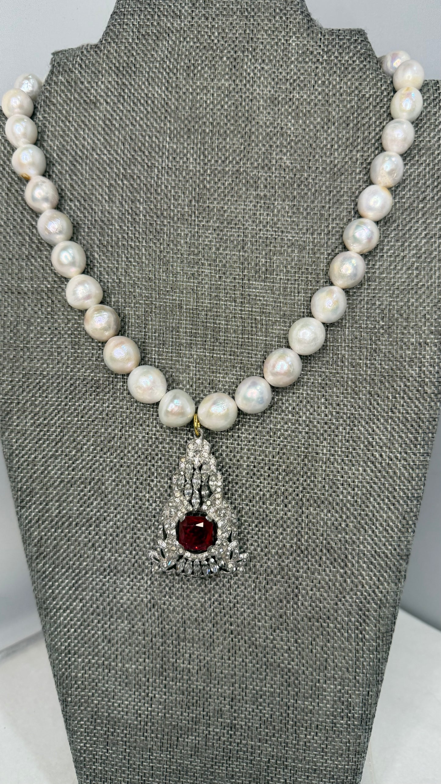 Made- 1930s baroque Pearl necklace
