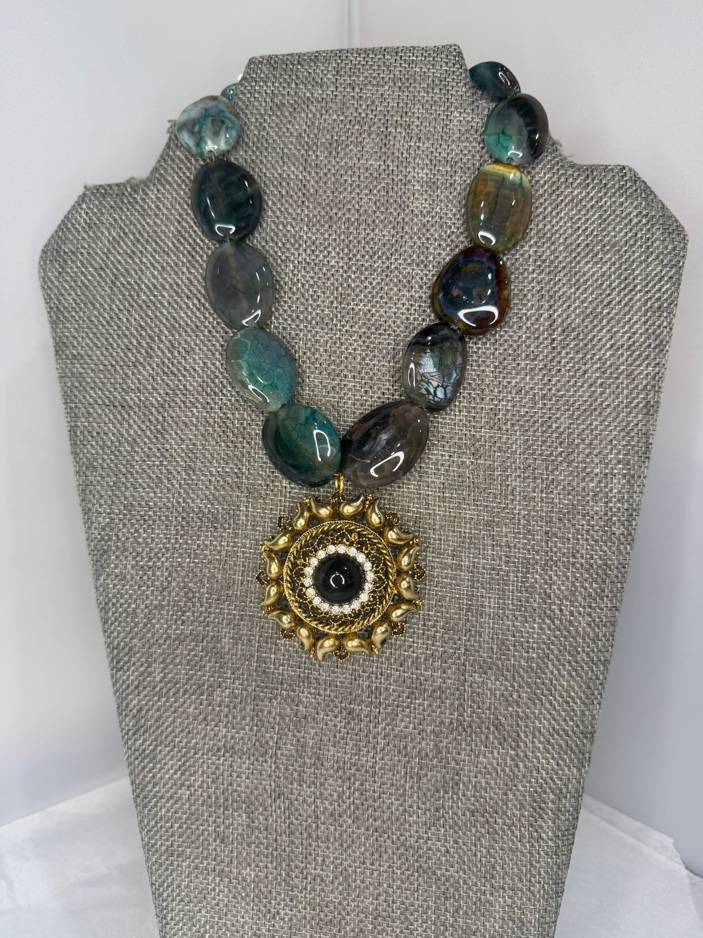 Made 1950s brooch necklace