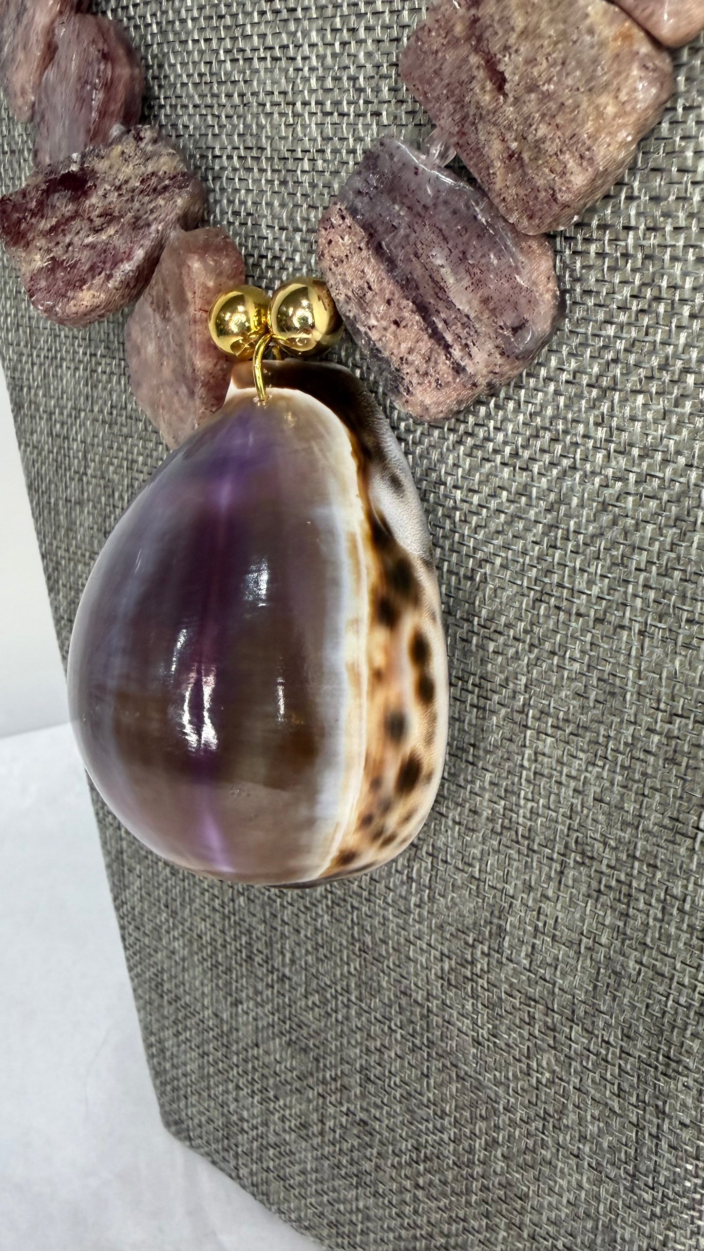 Made 1930s Cowrie shell necklace
