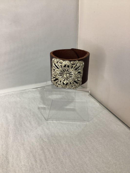 MADE- Shoe Clip Cuff