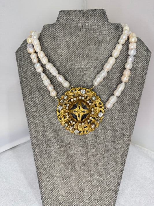 Made pendant Pearl necklace