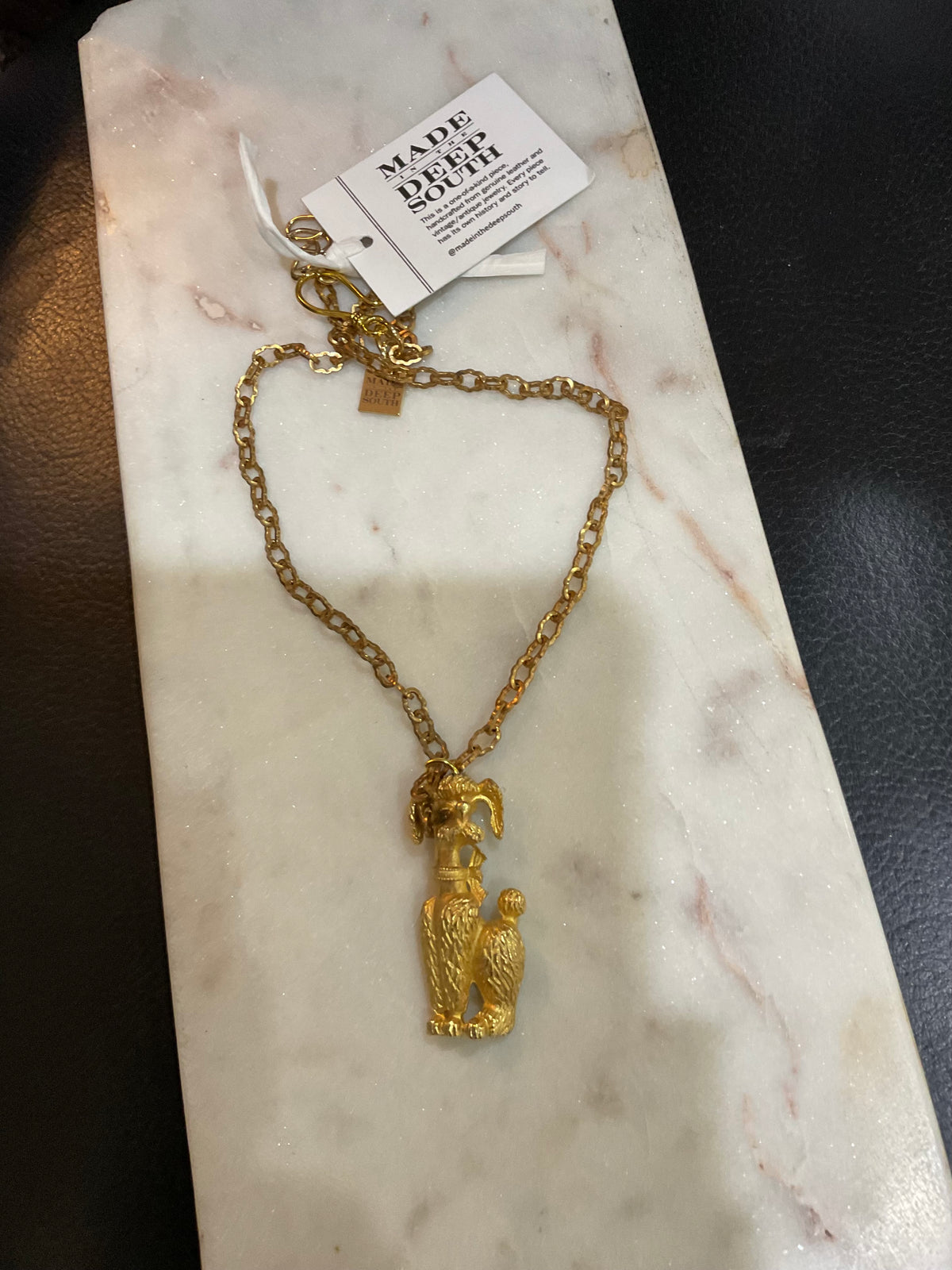 Made puppy necklace