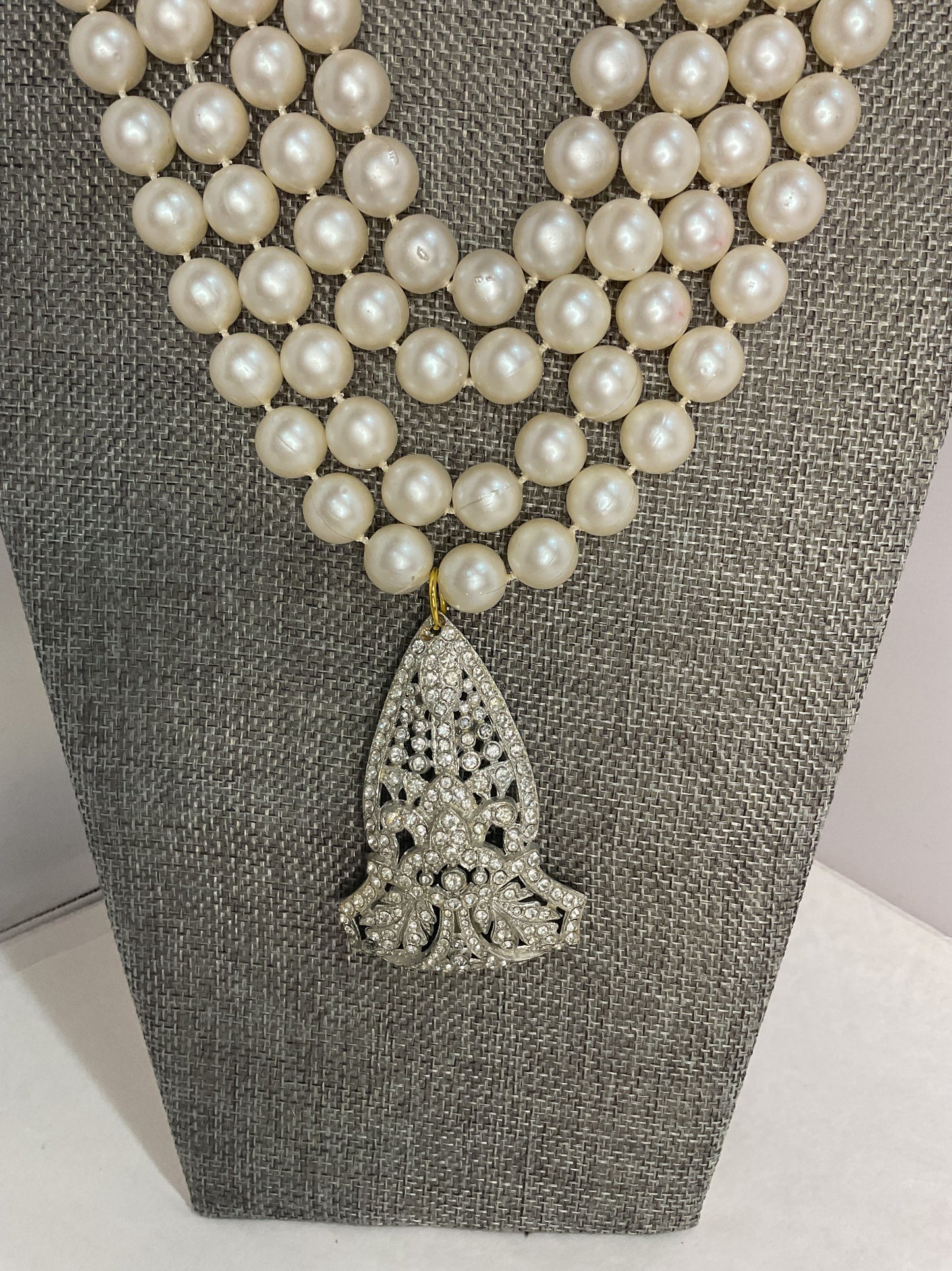 Made layered Pearl necklace
